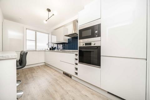 2 bedroom flat for sale, Sentinel Square, London NW4