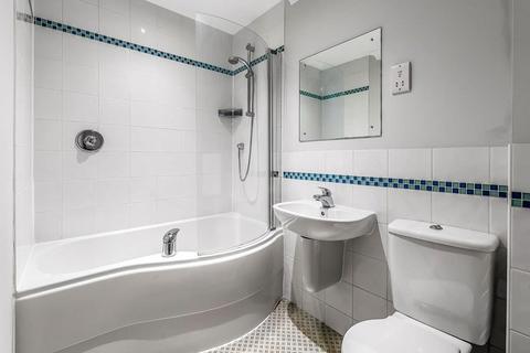 2 Herons Ghyll, Leatherhead, KT22 7UL