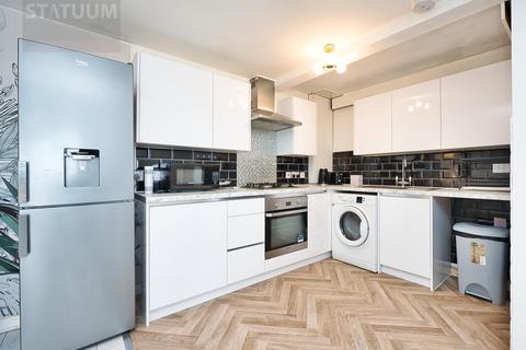 2 bedroom apartment to rent, Castle Road, Barking, Dagenham, Essex, RM9