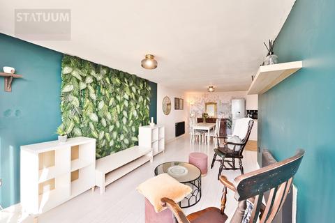 2 bedroom apartment to rent, Castle Road, Barking, Dagenham, Essex, RM9