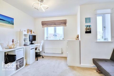 42 Clenshaw Path, Basildon, SS14 2FP