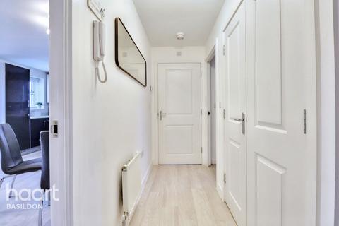 42 Clenshaw Path, Basildon, SS14 2FP