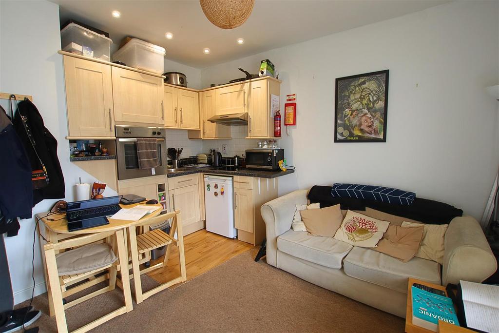 Lounge Kitchen