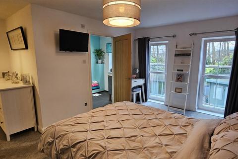 11 Lawndale, Skellow, Doncaster, DN6 8RT