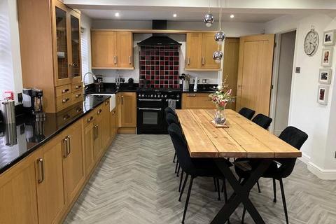 11 Lawndale, Skellow, Doncaster, DN6 8RT