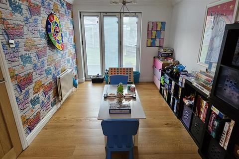 11 Lawndale, Skellow, Doncaster, DN6 8RT