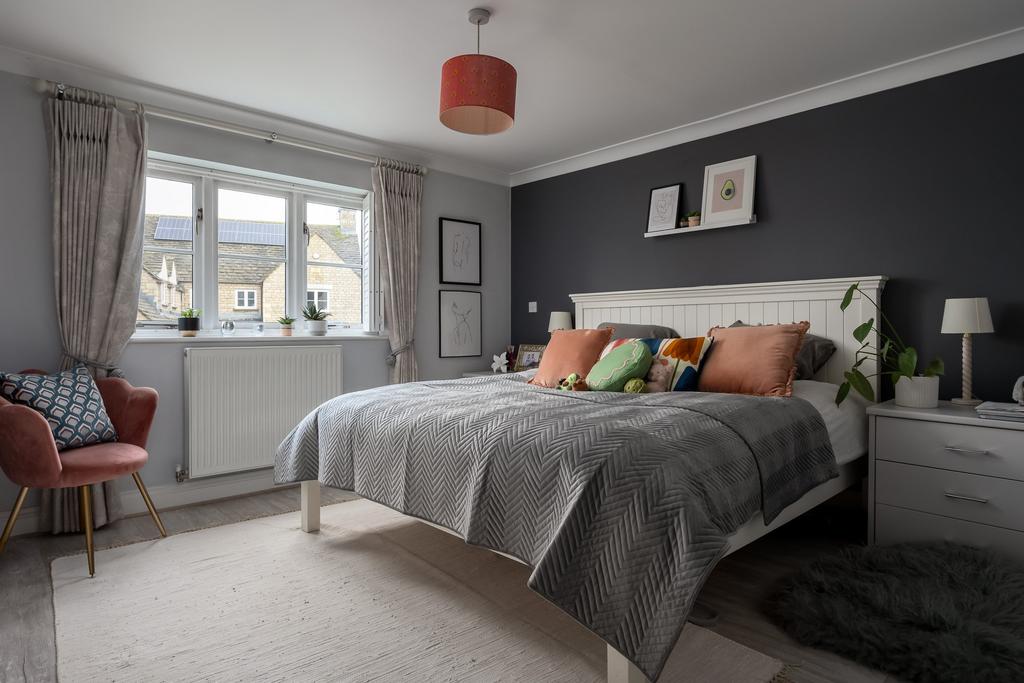 1 Holm Oaks, Stratton, GL7 2 RQ, for sale with...