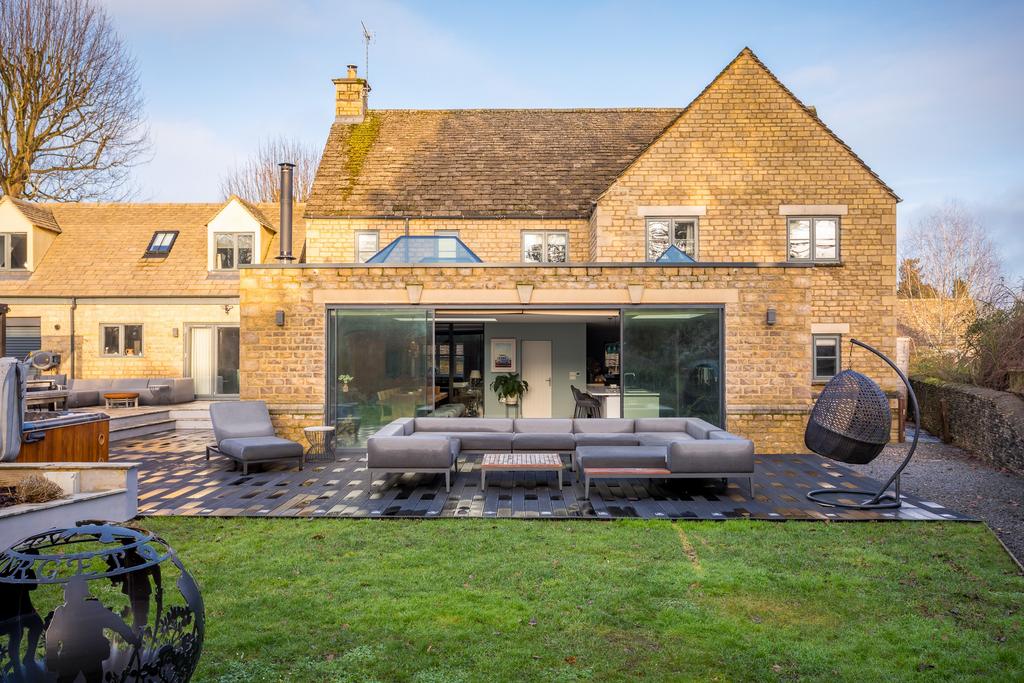 1 Holm Oaks, Stratton, GL7 2 RQ, for sale with...