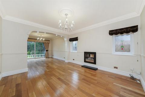 4 bedroom detached house for sale, College Gardens, London E4