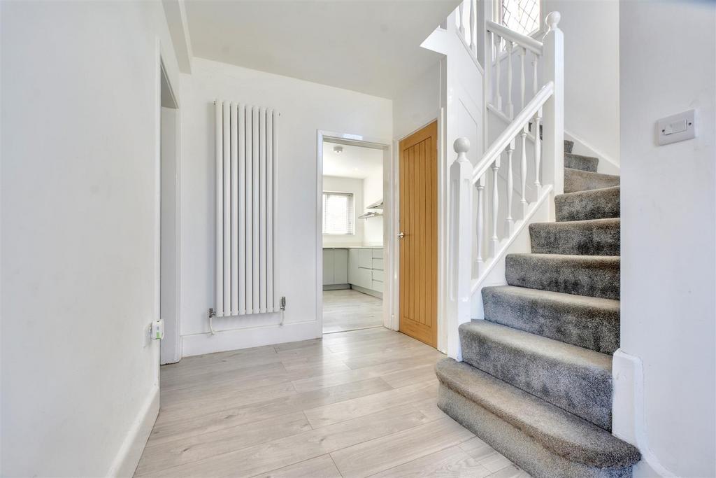 Entrance Hall 2.jpeg
