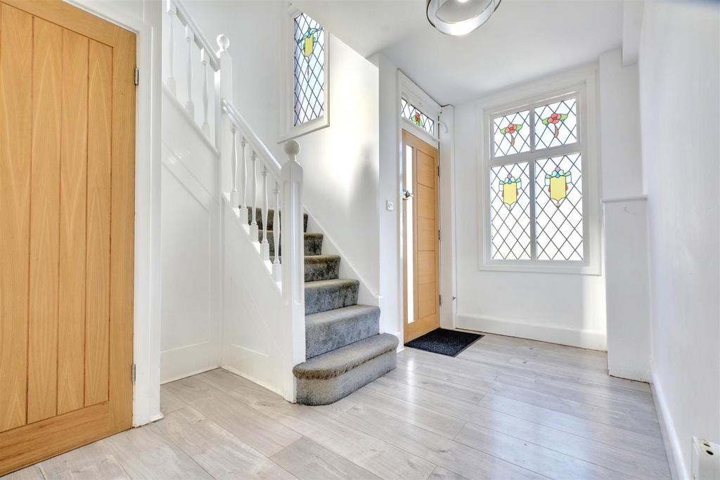 Entrance Hall 1.jpeg