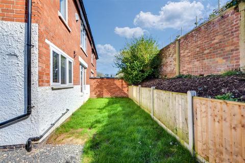 6 Ampthill Rise, Nottingham, NG5 3AU