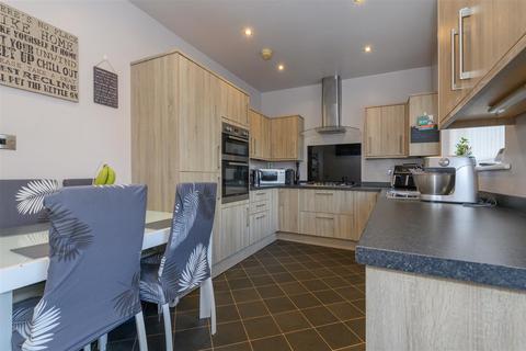 3 bedroom house for sale, Johnson Street, Mirfield