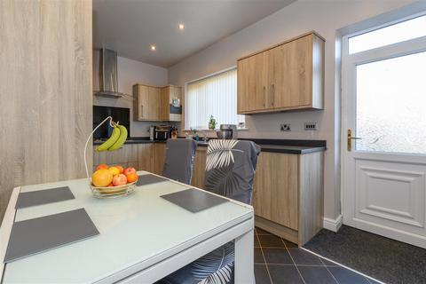 3 bedroom house for sale, Johnson Street, Mirfield