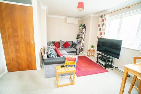 2 bedroom flat for sale, Brooklands Walk, Chelmsford, CM2 9