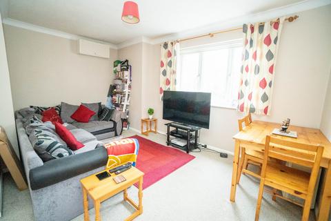 2 bedroom flat for sale, Brooklands Walk, Chelmsford, CM2 9