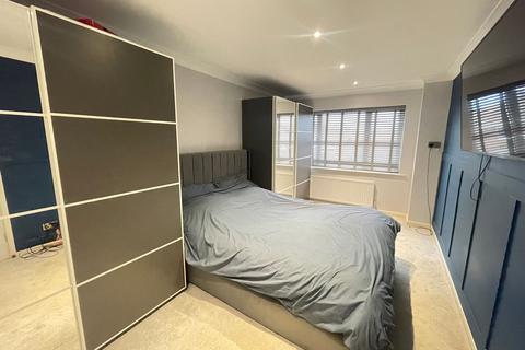 3 Avon Grove, Chapeltown, Sheffield, S35 2XU