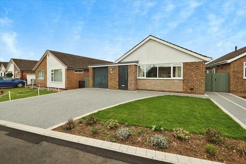 3 bedroom bungalow for sale, Eastfield, Sturton By Stow