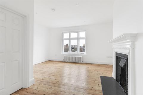 2 bedroom flat to rent, 39 - 41 High Street, Newmarket CB8