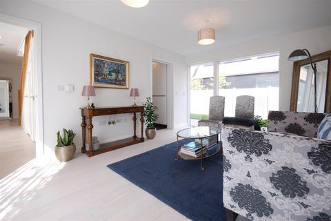 3 bedroom semi-detached house for sale, Royal Way, Trumpington CB2