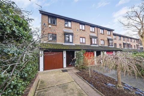 4 bedroom end of terrace house for sale, Wyke Close, Osterley