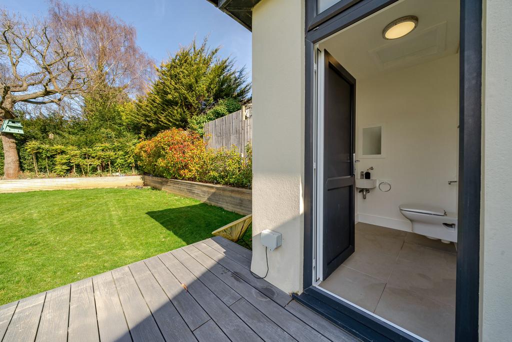 Garden/Outbuilding