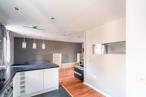 18 Dickinsons Fields, Bristol, BS3 5BG