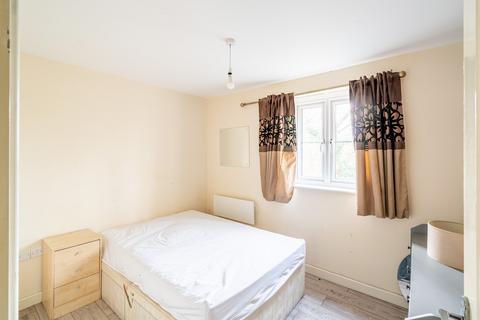 18 Dickinsons Fields, Bristol, BS3 5BG