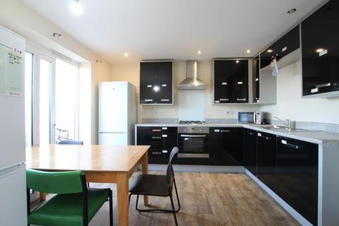 5 bedroom terraced house to rent, Wood Mead, Bristol BS16