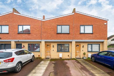 2 bedroom terraced house for sale, Farnburn Avenue, Slough, SL1