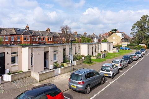 Lyncott Crescent, Clapham, London, SW4