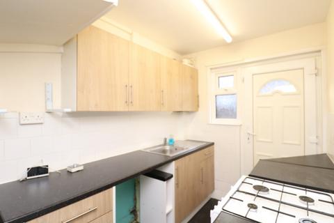 3 bedroom terraced house to rent, Penrith Grove, Leeds, West Yorkshire, LS12