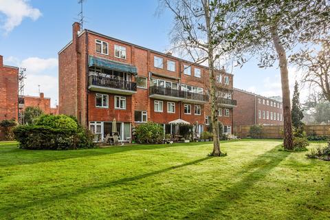 3 bedroom duplex for sale, Broom Close, Teddington TW11