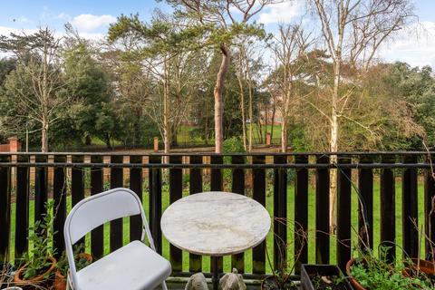 7 Broom Close, Teddington, TW11 9RJ