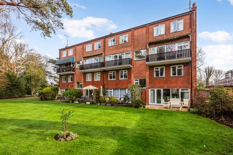 7 Broom Close, Teddington, TW11 9RJ