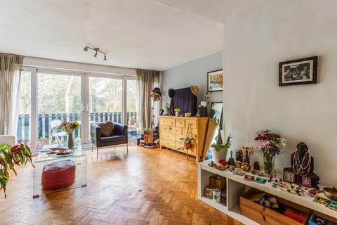 7 Broom Close, Teddington, TW11 9RJ