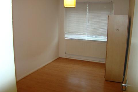 3 bedroom apartment to rent, St James's Avenue, Bethnal Green, E2 9JE