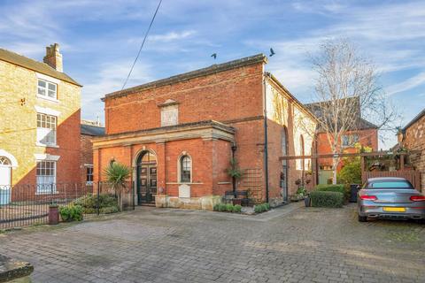 2 bedroom townhouse for sale, Chapel Walk, Uppingham