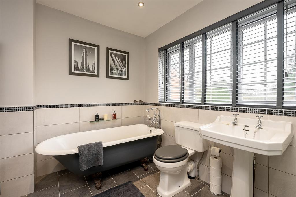 13.bathroom
