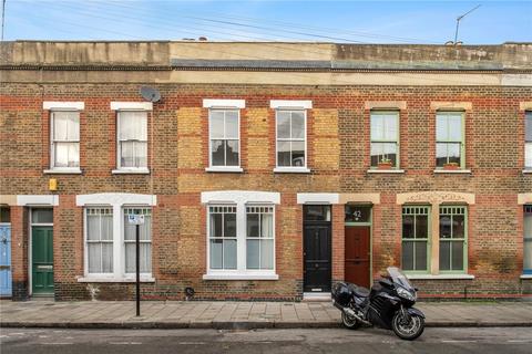 4 bedroom terraced house to rent, Beck Road, London, E8