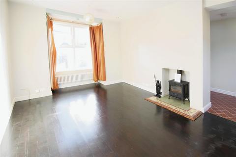 2 bedroom house to rent, Grove Road, Hertfordshire SG5