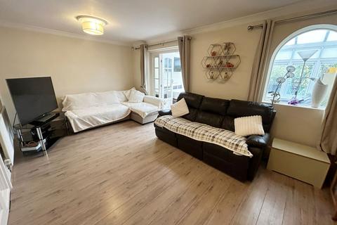 28 Dordon Close, Shirley, Solihull, B90 1AH