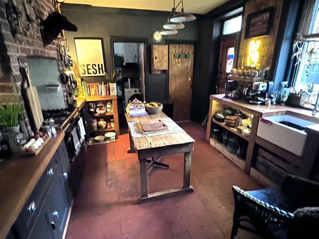 01323 438506
