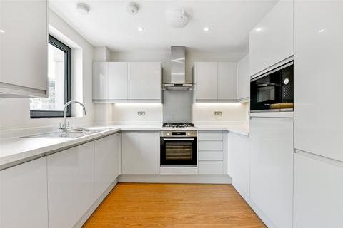 2 bedroom terraced house to rent, Peascod Place, Windsor, Berkshire, SL4