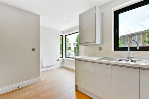 2 bedroom terraced house to rent, Peascod Place, Windsor, Berkshire, SL4