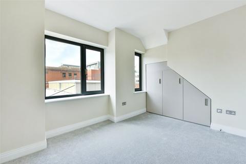 2 bedroom terraced house to rent, Peascod Place, Windsor, Berkshire, SL4