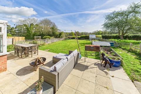 14 Dunstans Croft, Mayfield, TN20 6UH