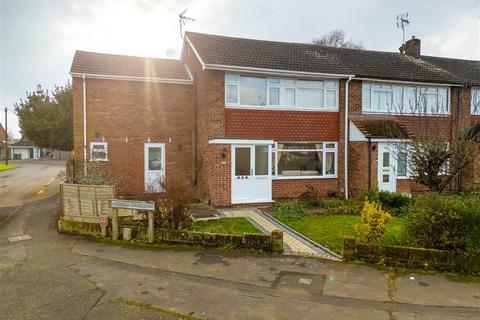 4 bedroom end of terrace house for sale, Ingram Avenue, Aylesbury HP21