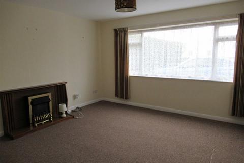 2 bedroom detached bungalow to rent, Cedar Avenue, Wigston