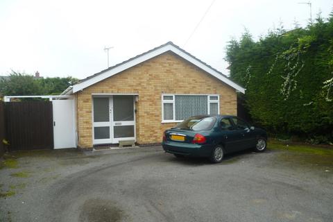 2 bedroom detached bungalow to rent, Cedar Avenue, Wigston